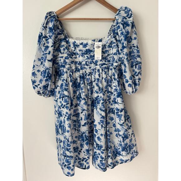 Abercrombie & Fitch Dresses & Skirts - NWT Abercrombie & Fitch M Emerson babydoll puff in Blue Floral